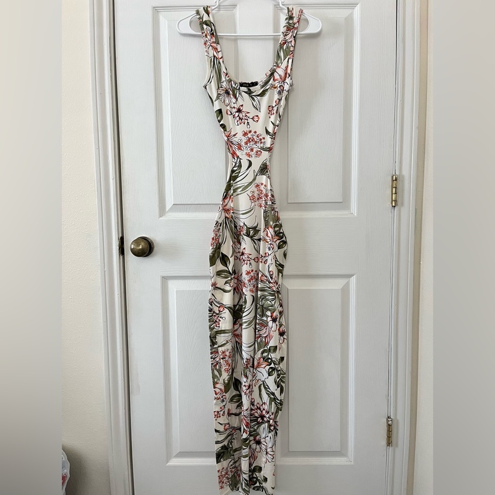 Blue.S Tropical Floral Backless Maxi Dress